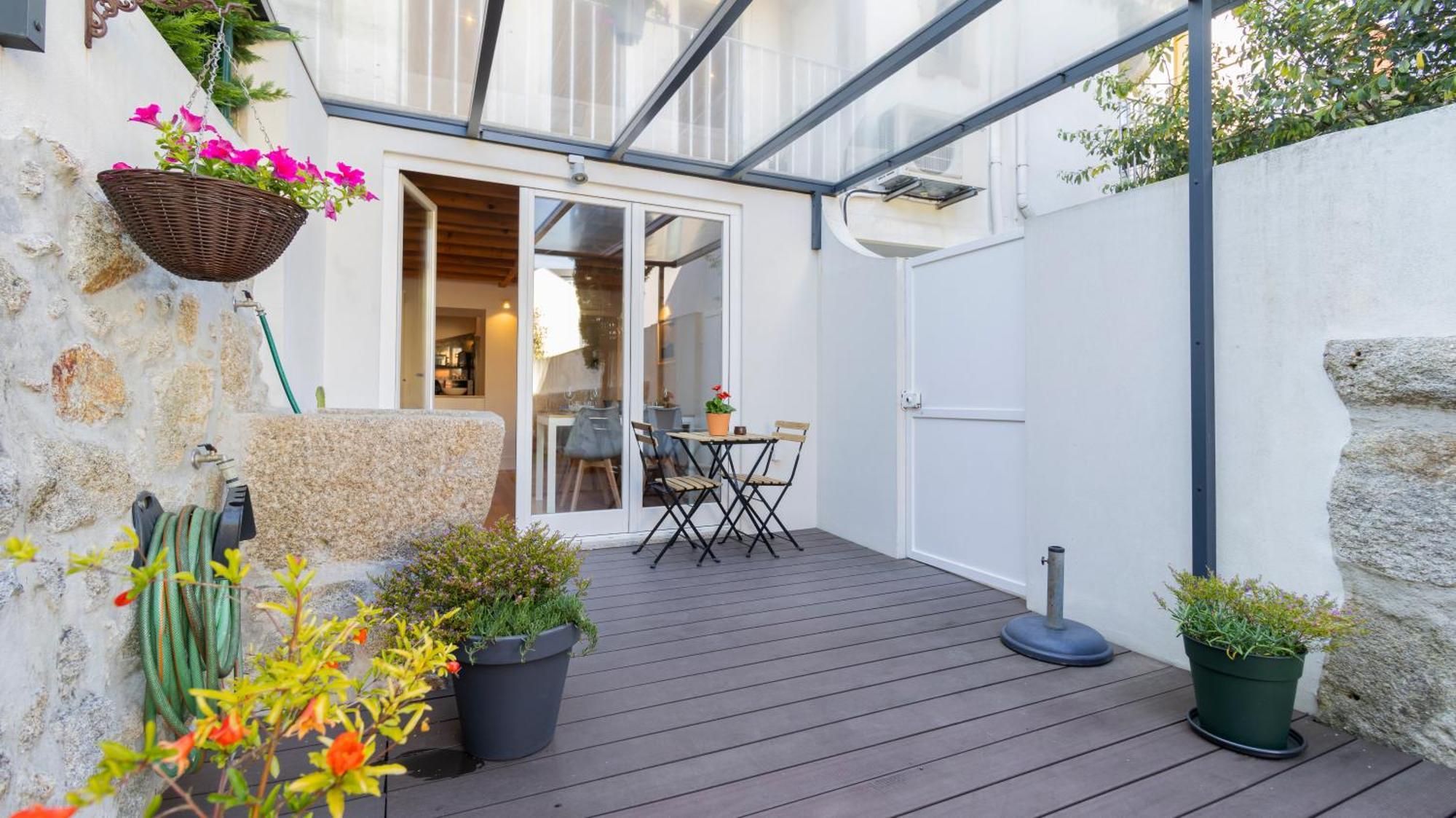 City Center Duplex W Patio By Lovelystay Porto Exterior foto