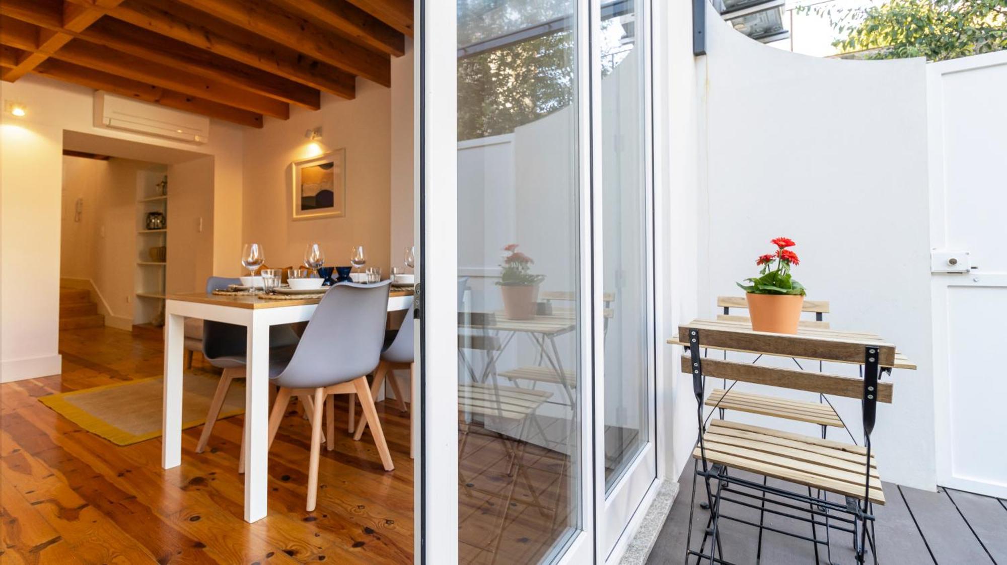 City Center Duplex W Patio By Lovelystay Porto Exterior foto