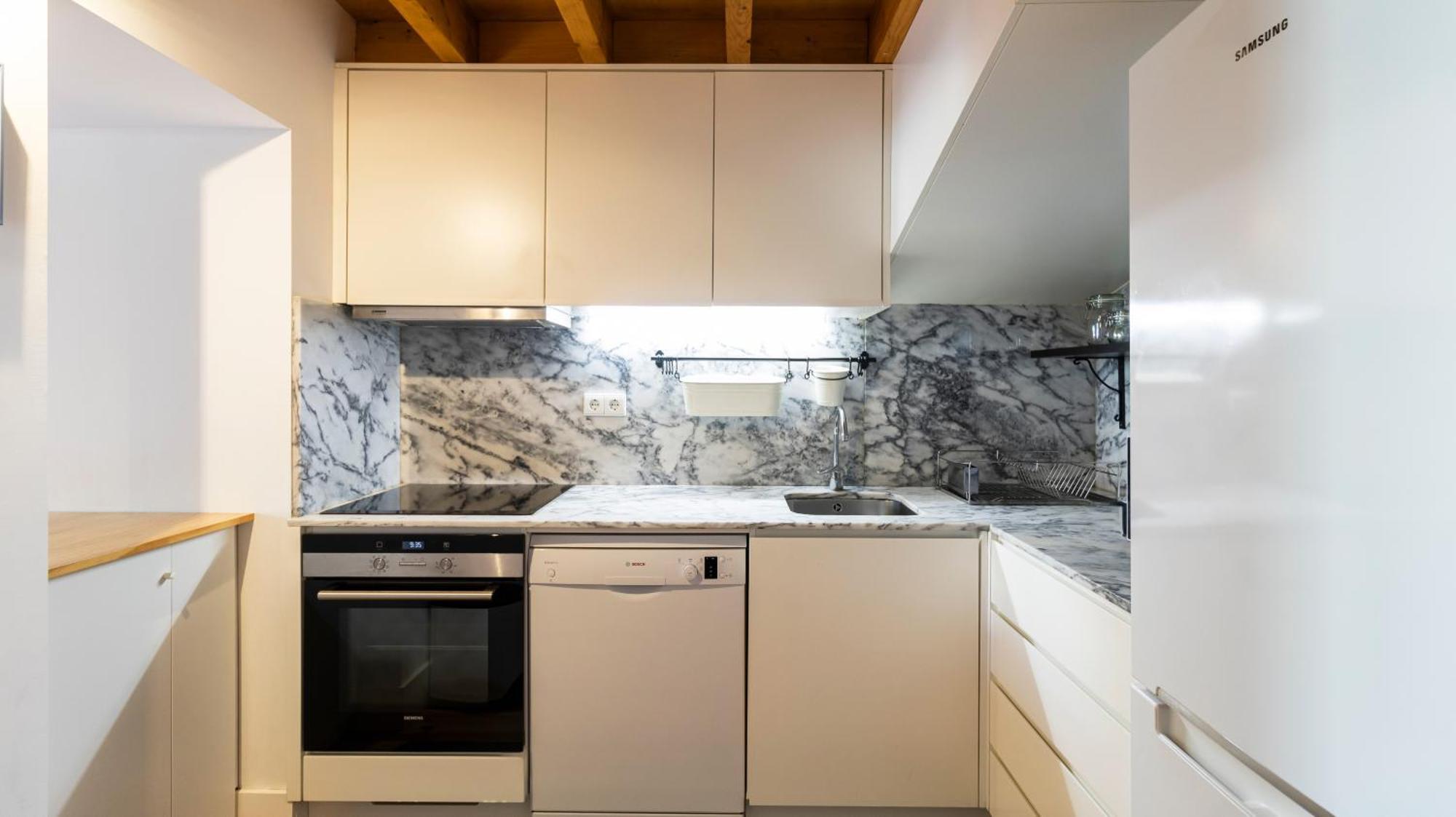 City Center Duplex W Patio By Lovelystay Porto Exterior foto